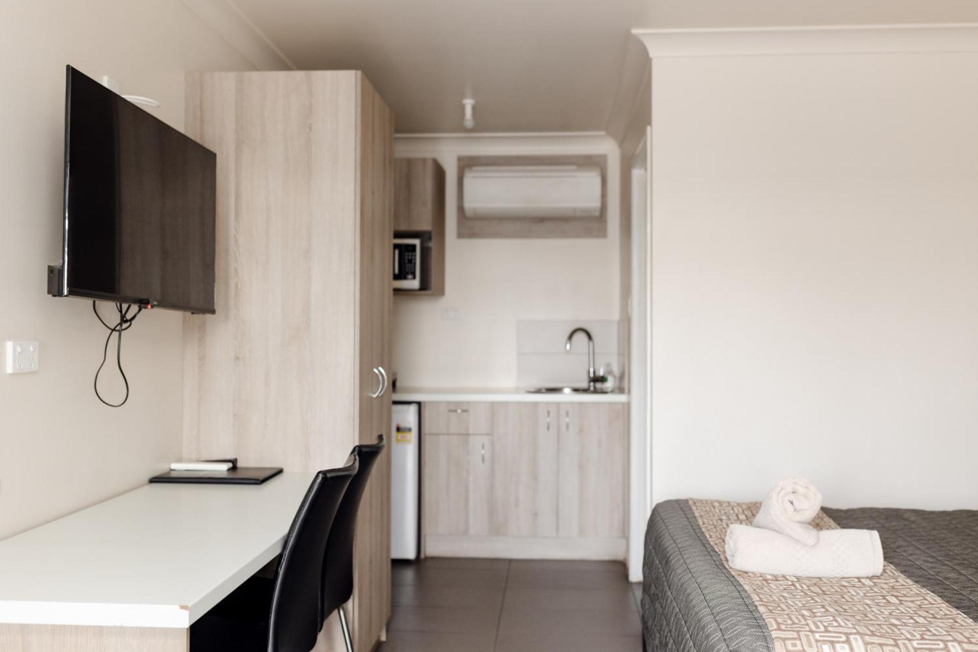 Starline Motor Inn Miles Luaran gambar