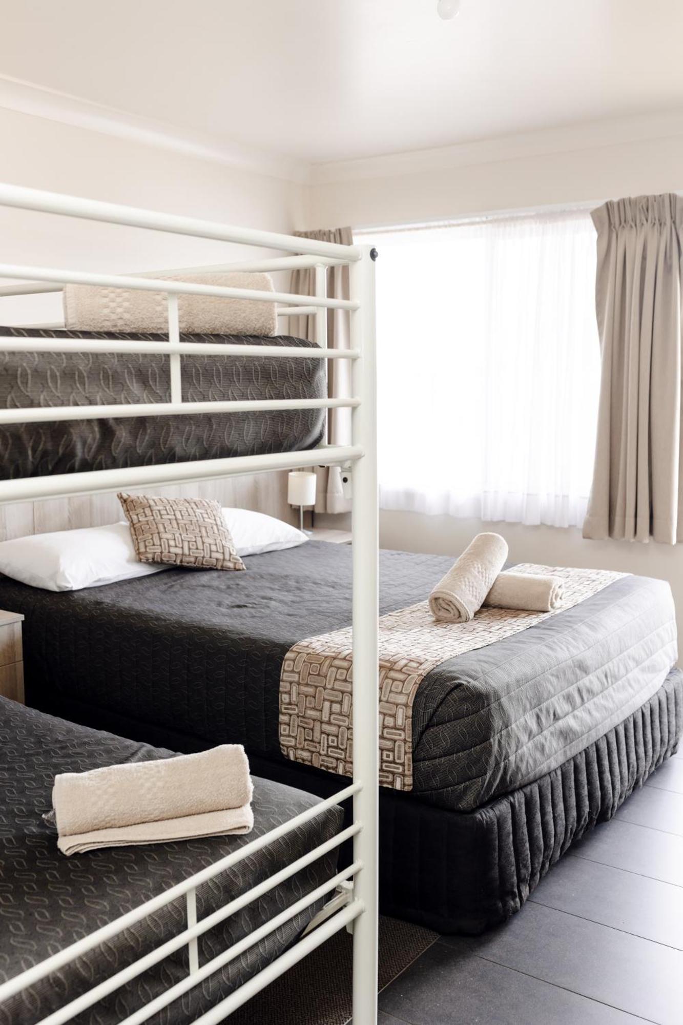 Starline Motor Inn Miles Luaran gambar