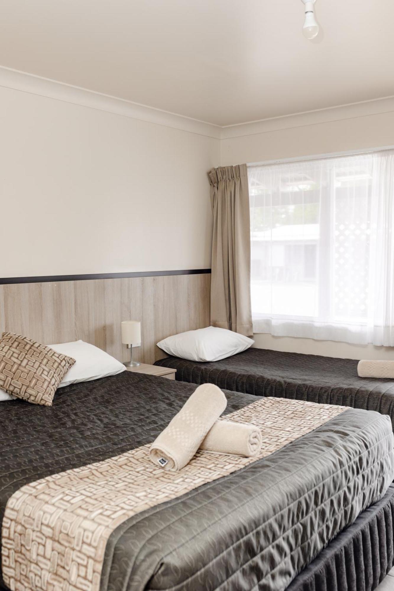 Starline Motor Inn Miles Luaran gambar