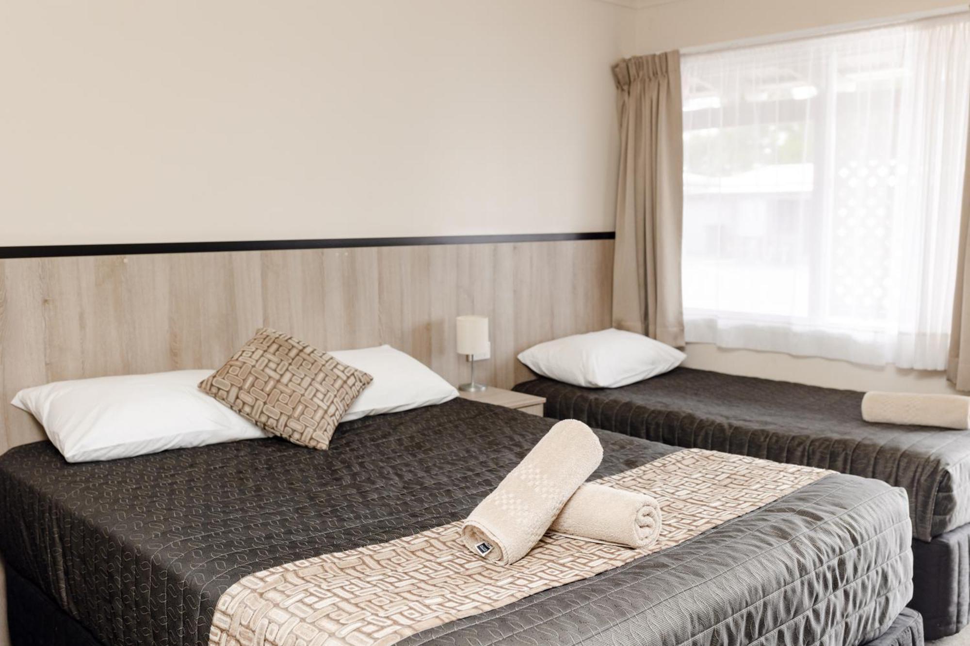 Starline Motor Inn Miles Luaran gambar